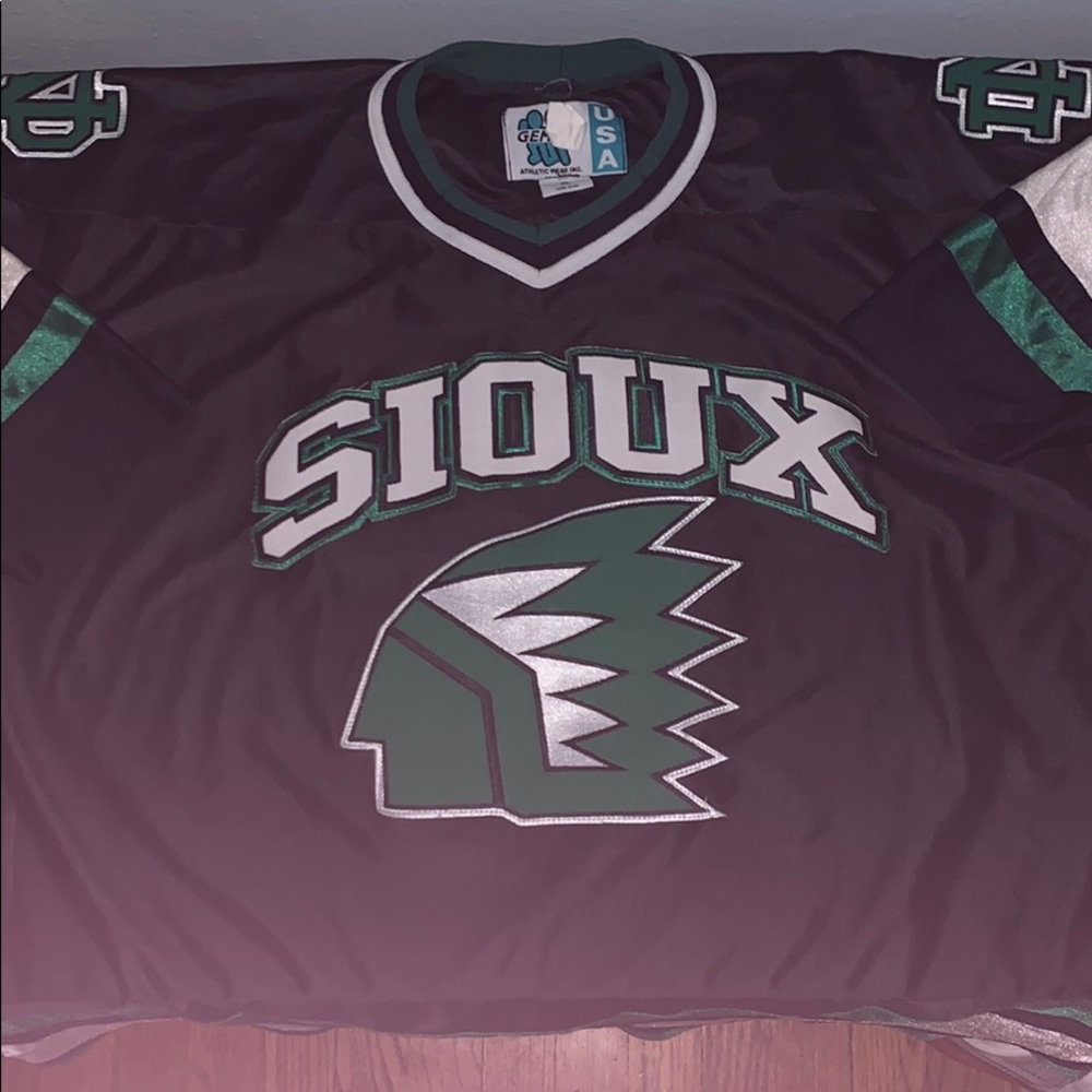 North Dakota Fighting Sioux Jersey